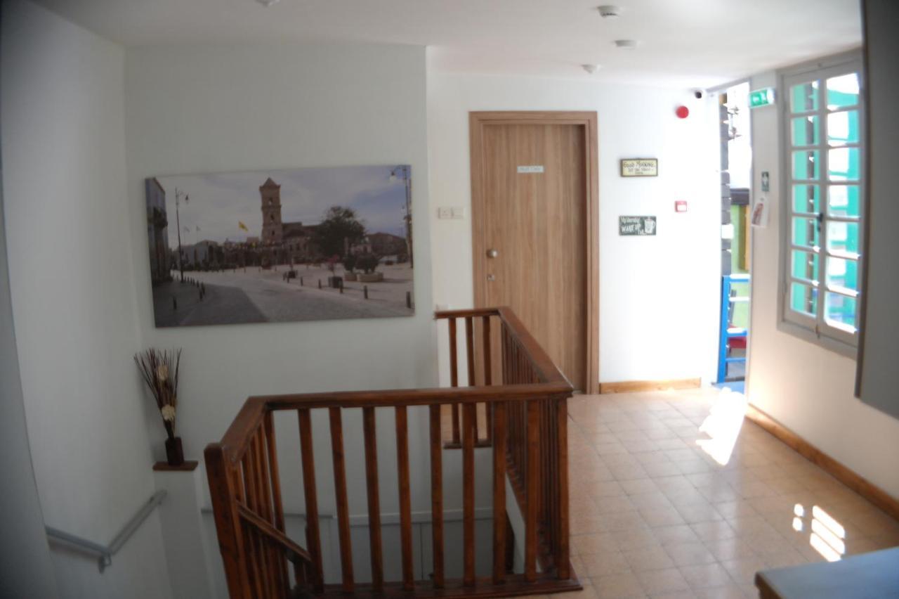Harrys Inn Guesthouse Lárnaka Kültér fotó